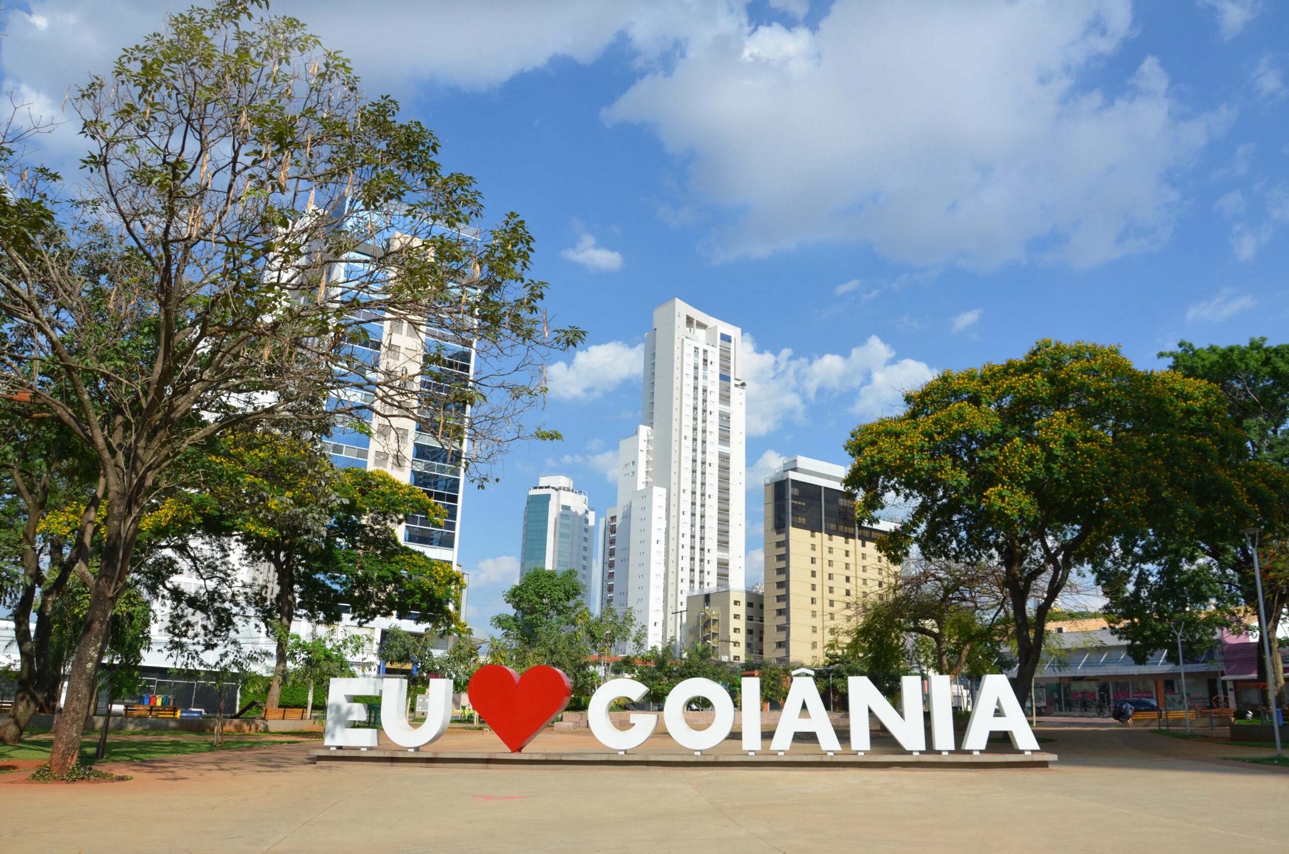 Iconic,Sign,Of,I,Love,Goiania,At,The,Public,Sun
