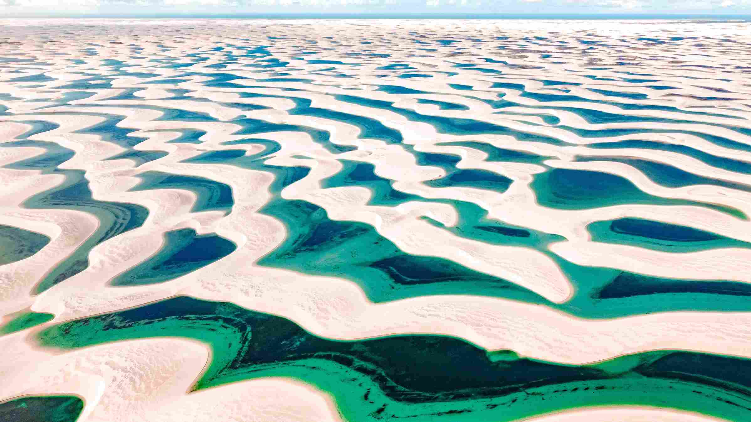 Lagos entre dunas nos lençóis maranhenses